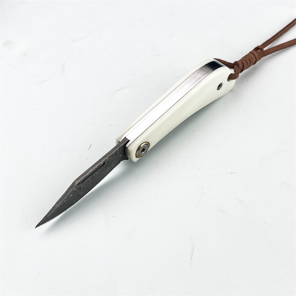Compact Vintage Damascus Foldi - Vintage Collectible Knives review and price